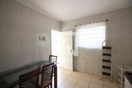 Casa à venda com 261m², 4 quartos e 2 vagasCozinha