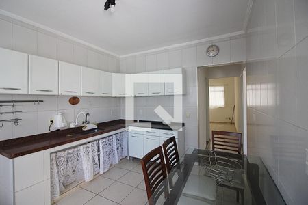 Casa à venda com 261m², 4 quartos e 2 vagasCozinha