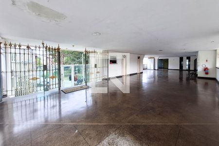 Apartamento à venda com 42m², 1 quarto e 1 vagaFachada e portaria