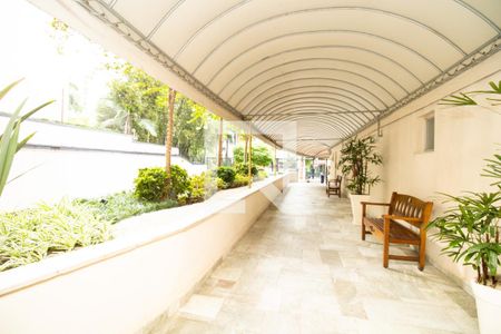 Apartamento à venda com 56m², 1 quarto e 1 vaga Apartamento à venda com 56m², 1 quarto e 1 vagaÁrea comum- Pátio da entrada