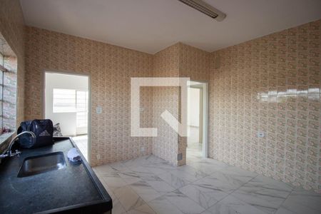 Casa à venda com 410m², 5 quartos e sem vaga Casa à venda com 410m², 5 quartos e sem vagaCozinha