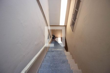 Casa à venda com 410m², 5 quartos e sem vaga Casa à venda com 410m², 5 quartos e sem vagaEscada