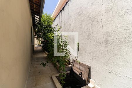 Casa à venda com 252m², 3 quartos e 3 vagasCorredor 
