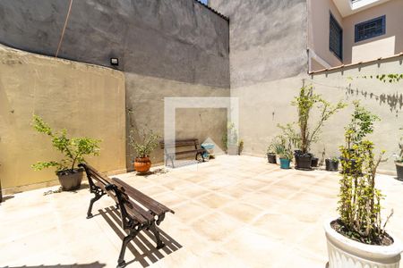 Casa à venda com 252m², 3 quartos e 3 vagasQuintal