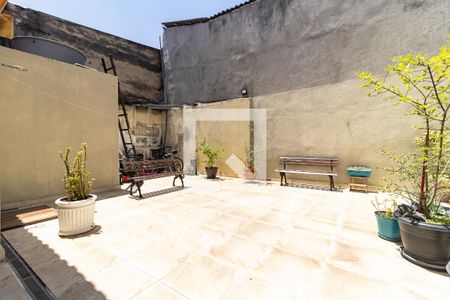 Casa à venda com 252m², 3 quartos e 3 vagasQuintal