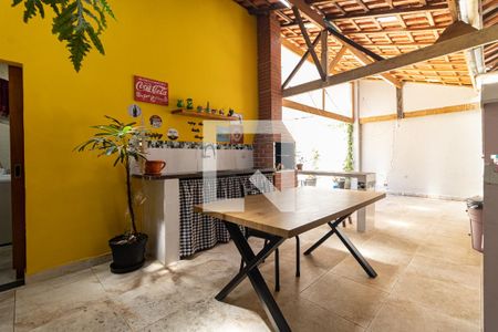 Casa à venda com 252m², 3 quartos e 3 vagasÁrea Gourmet 