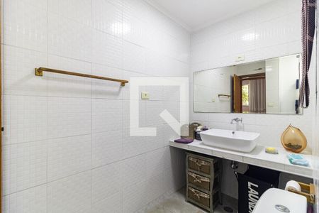 Casa à venda com 252m², 3 quartos e 3 vagasBanheiro 