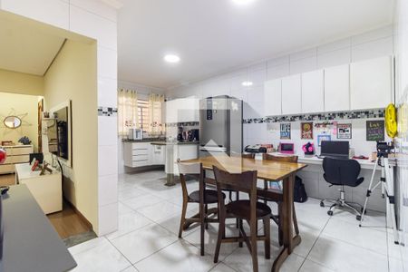 Casa à venda com 252m², 3 quartos e 3 vagasCozinha