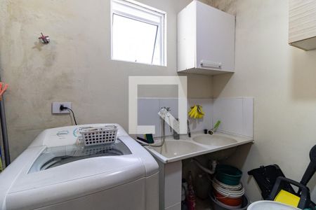 Casa à venda com 252m², 3 quartos e 3 vagasLavanderia