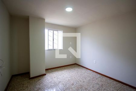 Quarto 1 de apartamento para alugar com 2 quartos, 60m² em Galo Branco, São Gonçalo