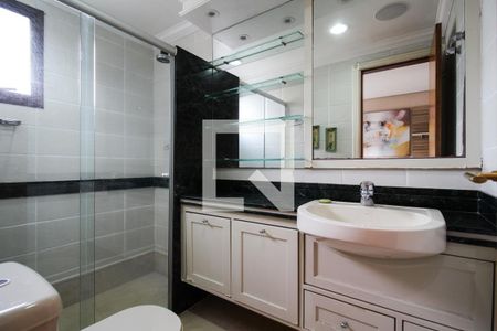 Apartamento à venda com 228m², 4 quartos e 4 vagasBanheiro 4