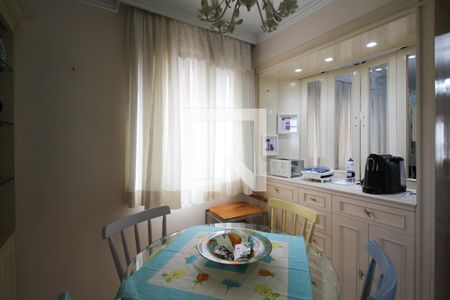 Apartamento à venda com 228m², 4 quartos e 4 vagasCopa