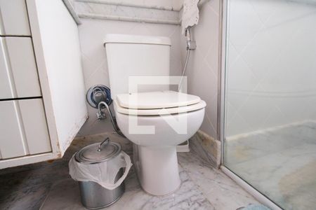 Apartamento à venda com 228m², 4 quartos e 4 vagasBanheiro 3