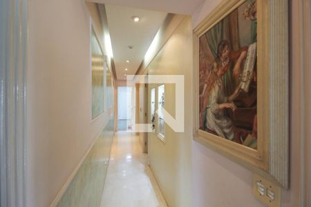 Apartamento à venda com 228m², 4 quartos e 4 vagasCorredor