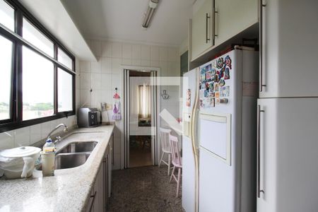 Apartamento à venda com 228m², 4 quartos e 4 vagasCozinha