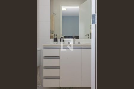 Apartamento à venda com 66m², 2 quartos e 2 vagas Apartamento à venda com 66m², 2 quartos e 2 vagasBanheiro da Suíte