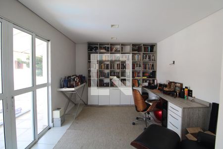 Casa à venda com 245m², 3 quartos e 4 vagasEscritório