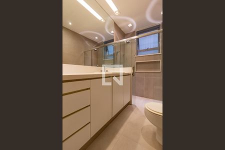 Detalhe do banheiro da suíte 1 de apartamento à venda com 2 quartos, 107m² em Gávea, Rio de Janeiro