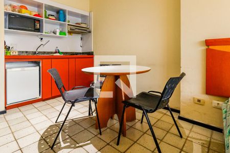 Sala e cozinha - detalhe da mesa de apartamento para alugar com 1 quarto, 37m² em Centro, Jaboatão dos Guararapes