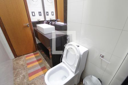 Casa para alugar com 250m², 3 quartos e 3 vagasBanheiro Social
