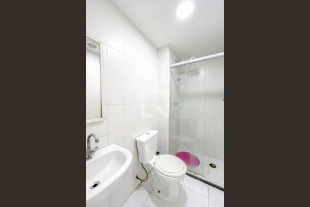 Banheiro de kitnet/studio para alugar com 1 quarto, 33m² em Cambuci, São Paulo