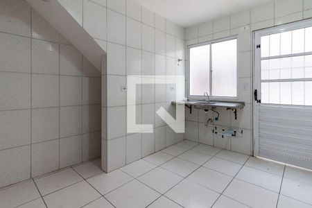 Sala/Cozinha de casa para alugar com 1 quarto, 23m² em Parque Guarani, São Paulo