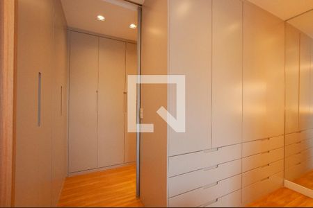Apartamento à venda com 96m², 2 quartos e 2 vagasCloset da suíte 1