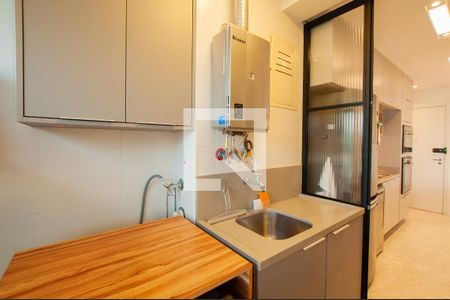 Apartamento à venda com 96m², 2 quartos e 2 vagasÁrea de Serviço