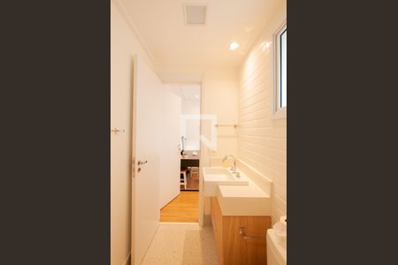 Apartamento à venda com 96m², 2 quartos e 2 vagasBanheiro da Suíte 2