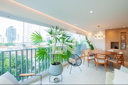 Apartamento à venda com 96m², 2 quartos e 2 vagasVaranda