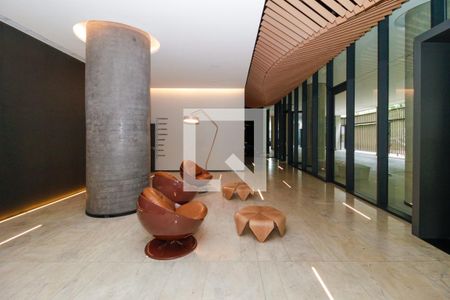 Studio à venda com 43m², 1 quarto e 1 vaga Studio à venda com 43m², 1 quarto e 1 vagaHall social