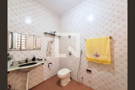 Banheiro de casa à venda com 4 quartos, 228m² em Caiçara-adelaide, Belo Horizonte
