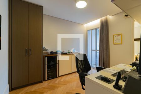 Apartamento à venda com 235m², 4 quartos e 4 vagas Apartamento à venda com 235m², 4 quartos e 4 vagasSuíte 4