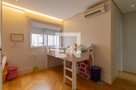 Apartamento à venda com 235m², 4 quartos e 4 vagas Apartamento à venda com 235m², 4 quartos e 4 vagasSuíte 3