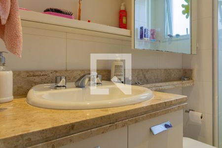 Apartamento à venda com 235m², 4 quartos e 4 vagas Apartamento à venda com 235m², 4 quartos e 4 vagasBanheiro da Suíte 3