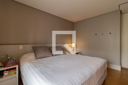 Apartamento à venda com 235m², 4 quartos e 4 vagas Apartamento à venda com 235m², 4 quartos e 4 vagasSuíte 1