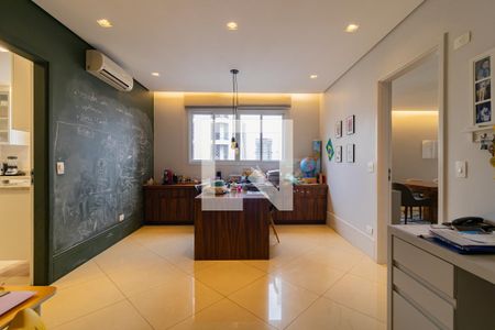 Apartamento à venda com 235m², 4 quartos e 4 vagas Apartamento à venda com 235m², 4 quartos e 4 vagasCopa