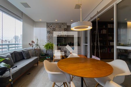 Apartamento à venda com 235m², 4 quartos e 4 vagas Apartamento à venda com 235m², 4 quartos e 4 vagasVaranda da Sala