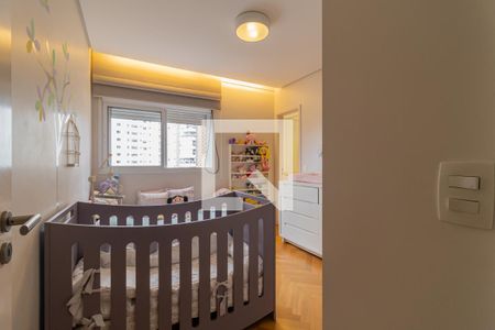 Apartamento à venda com 235m², 4 quartos e 4 vagas Apartamento à venda com 235m², 4 quartos e 4 vagasSuíte 2