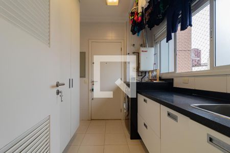 Apartamento à venda com 235m², 4 quartos e 4 vagas Apartamento à venda com 235m², 4 quartos e 4 vagasÁrea de Serviço
