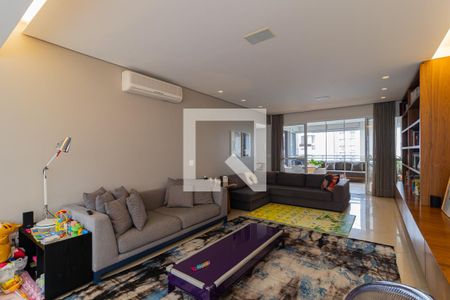 Apartamento à venda com 235m², 4 quartos e 4 vagas Apartamento à venda com 235m², 4 quartos e 4 vagasSala