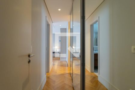 Apartamento à venda com 235m², 4 quartos e 4 vagas Apartamento à venda com 235m², 4 quartos e 4 vagasSuíte 1