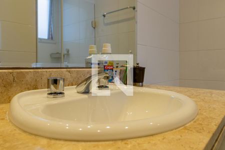 Apartamento à venda com 235m², 4 quartos e 4 vagas Apartamento à venda com 235m², 4 quartos e 4 vagasBanheiro da Suíte 4