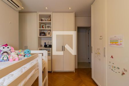 Apartamento à venda com 235m², 4 quartos e 4 vagas Apartamento à venda com 235m², 4 quartos e 4 vagasSuíte 3