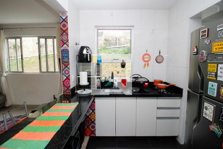 Cozinha de apartamento à venda com 2 quartos, 58m² em Buritis, Belo Horizonte