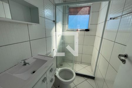 Banheiro de casa de condomínio para alugar com 2 quartos, 42m² em Santa Cruz da Serra, Duque de Caxias