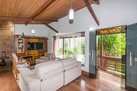 Sala de casa à venda com 4 quartos, 221m² em Havaí, Belo Horizonte