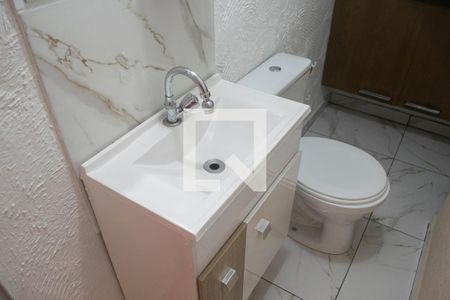 Lavabo de casa de condomínio para alugar com 2 quartos, 70m² em Vila Continental, São Paulo