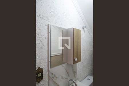 Lavabo de casa de condomínio para alugar com 2 quartos, 70m² em Vila Continental, São Paulo