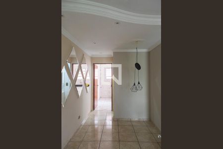 Sala de casa de condomínio para alugar com 2 quartos, 70m² em Vila Continental, São Paulo